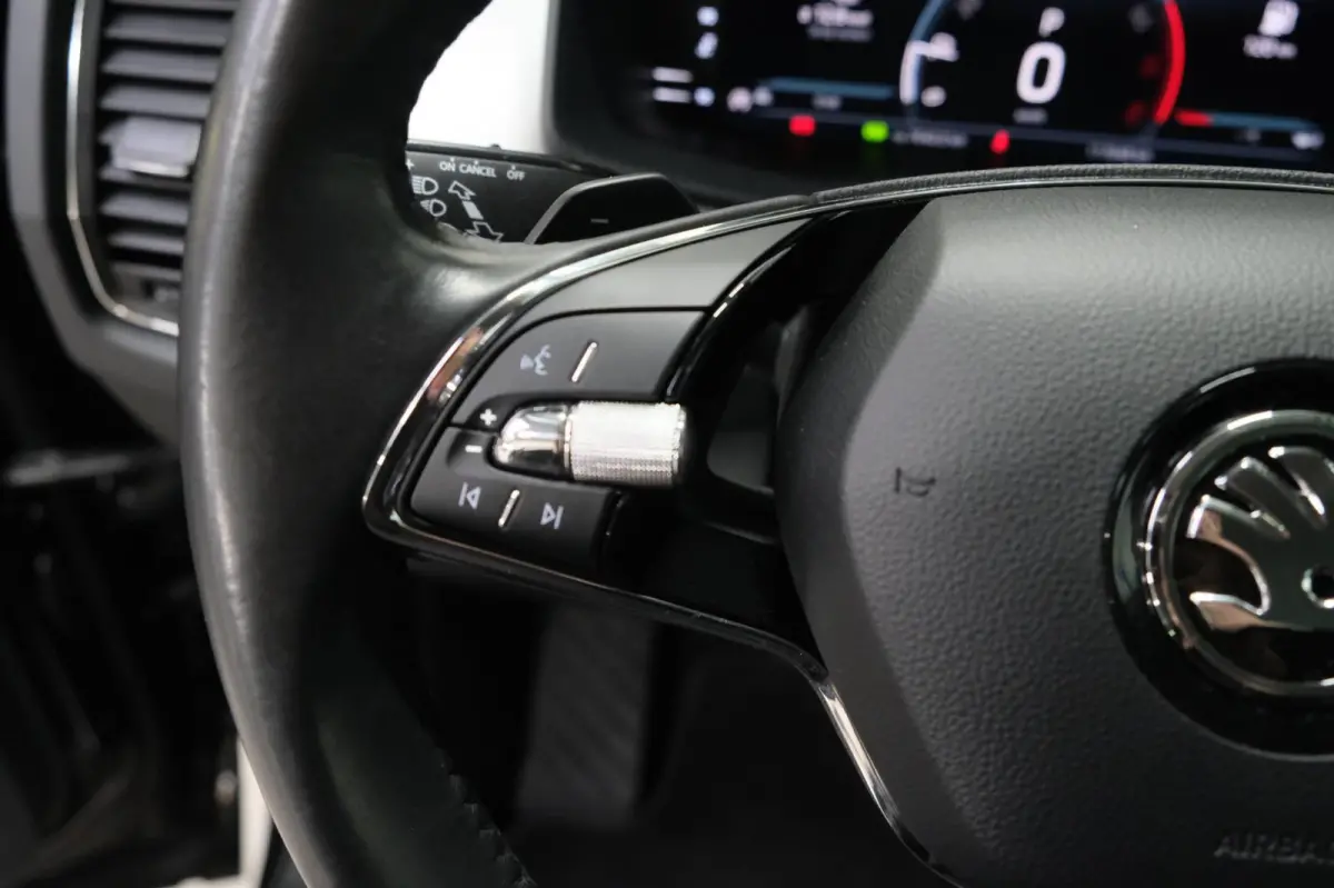 1.5 TSI Business Edition Automaat - N.A.P. Airco, Cruise, Navi, PDC, Camera, Trekhaak.