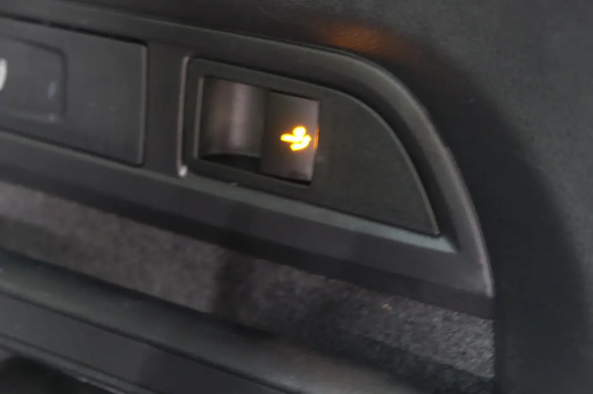 1.5 TSI Business Edition Automaat - N.A.P. Airco, Cruise, Navi, PDC, Camera, Trekhaak.