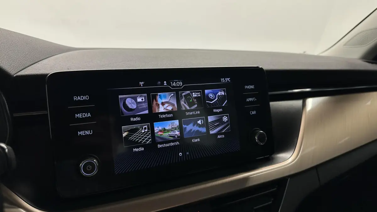 1.0 TSI Style CARPLAY ECC LM CRUISE DAB LED.