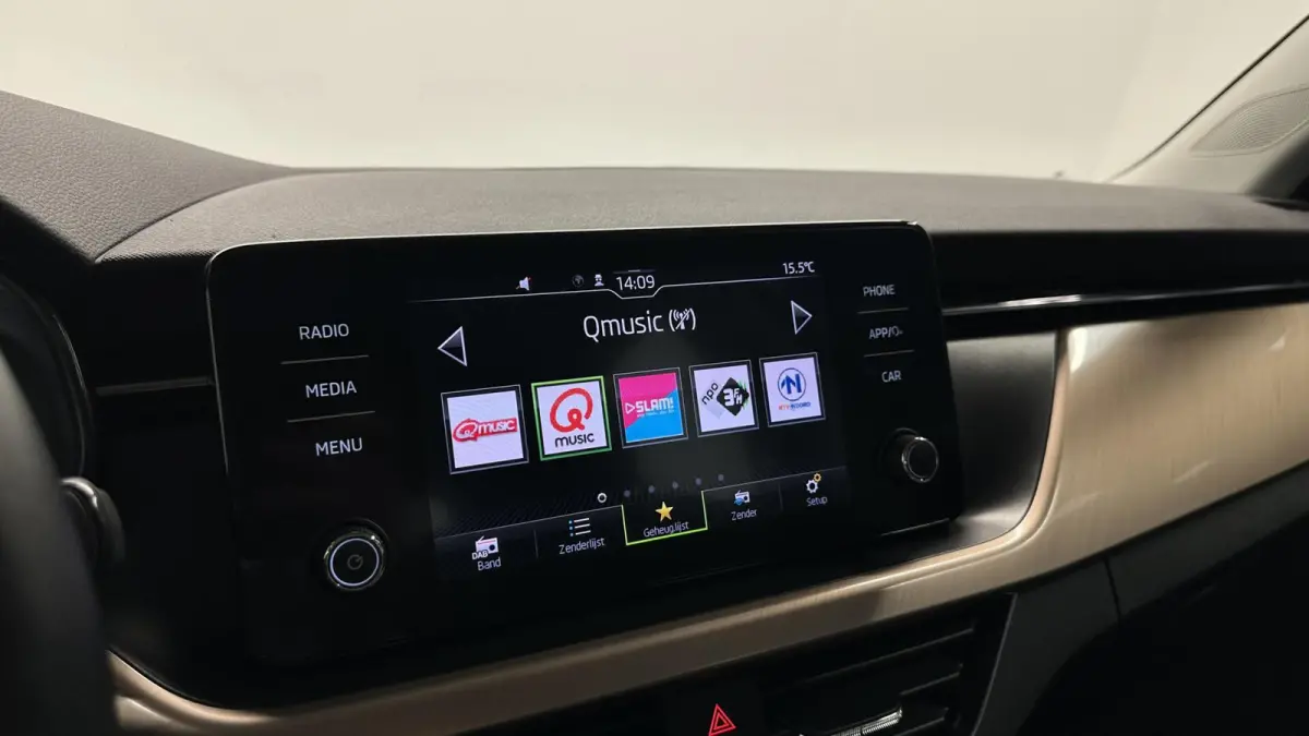 1.0 TSI Style CARPLAY ECC LM CRUISE DAB LED.