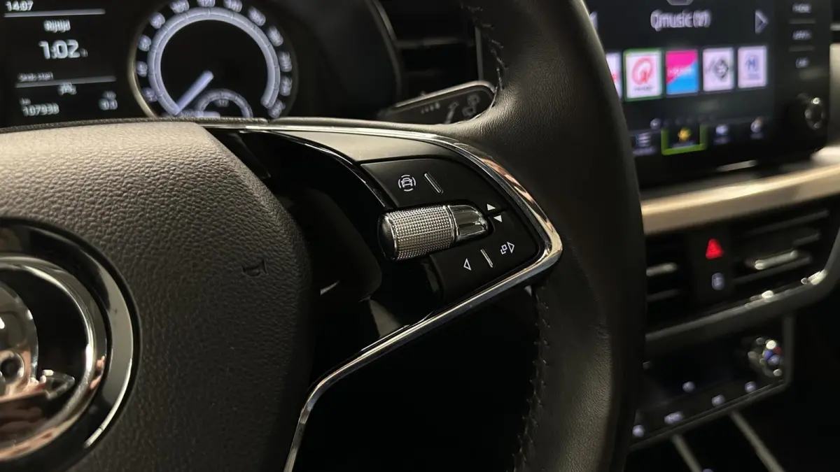 1.0 TSI Style CARPLAY ECC LM CRUISE DAB LED.