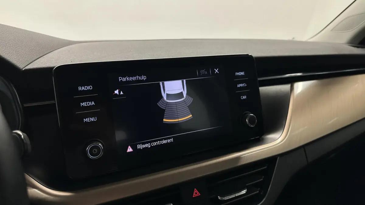 1.0 TSI Style CARPLAY ECC LM CRUISE DAB LED.