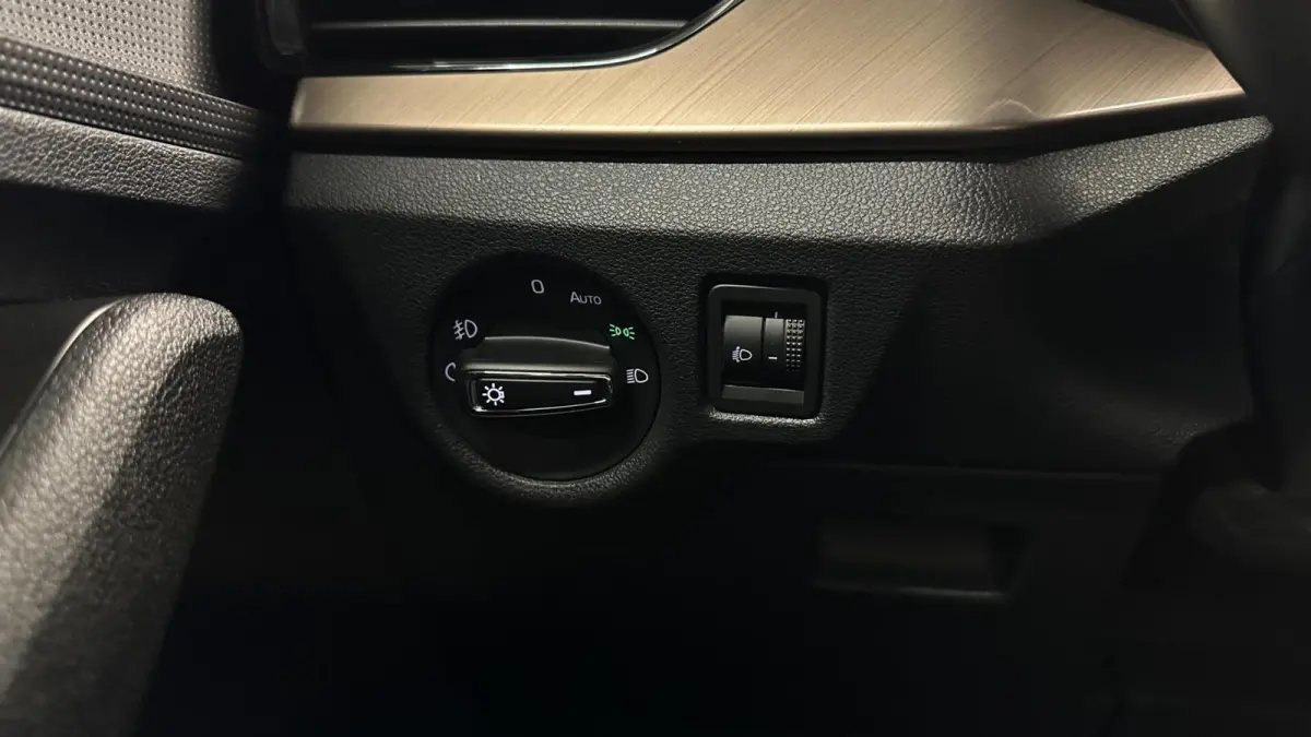 1.0 TSI Style CARPLAY ECC LM CRUISE DAB LED.