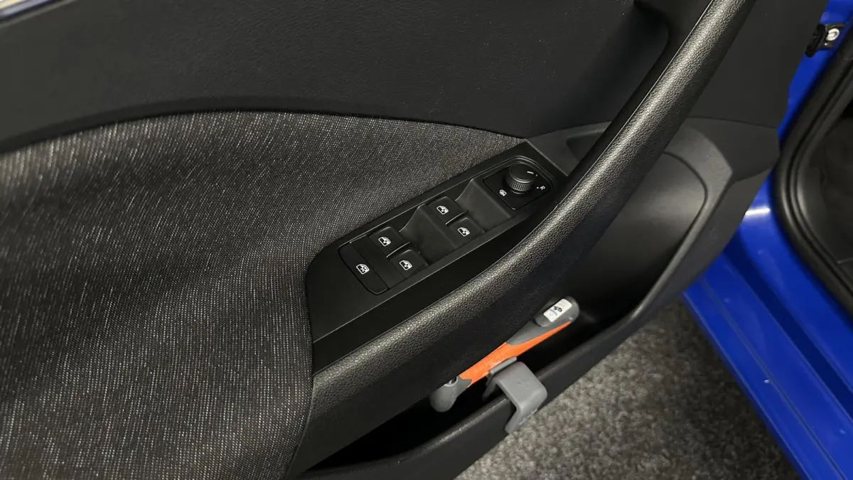 1.0 TSI Style CARPLAY ECC LM CRUISE DAB LED.