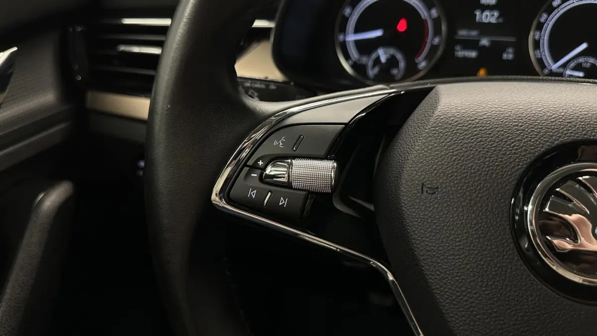 1.0 TSI Style CARPLAY ECC LM CRUISE DAB LED.