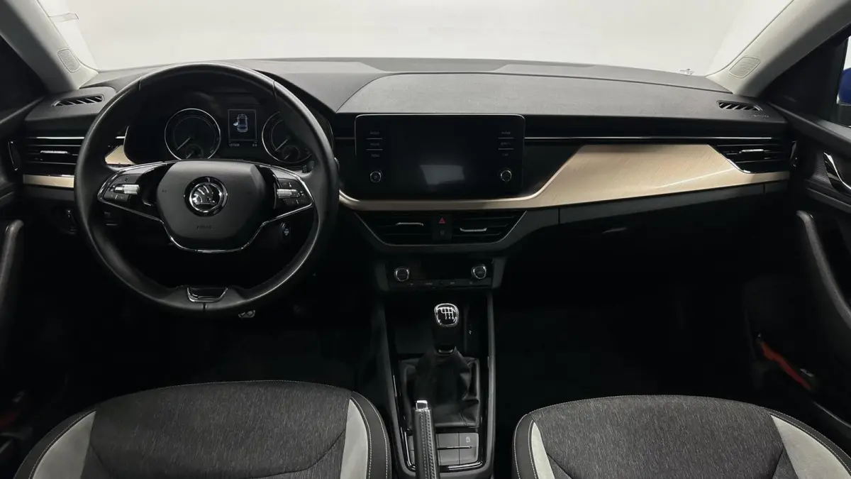 1.0 TSI Style CARPLAY ECC LM CRUISE DAB LED.