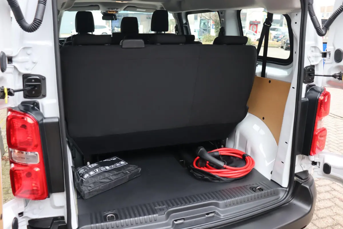 Electric L2 75 kWh / 9-persoons / Demo