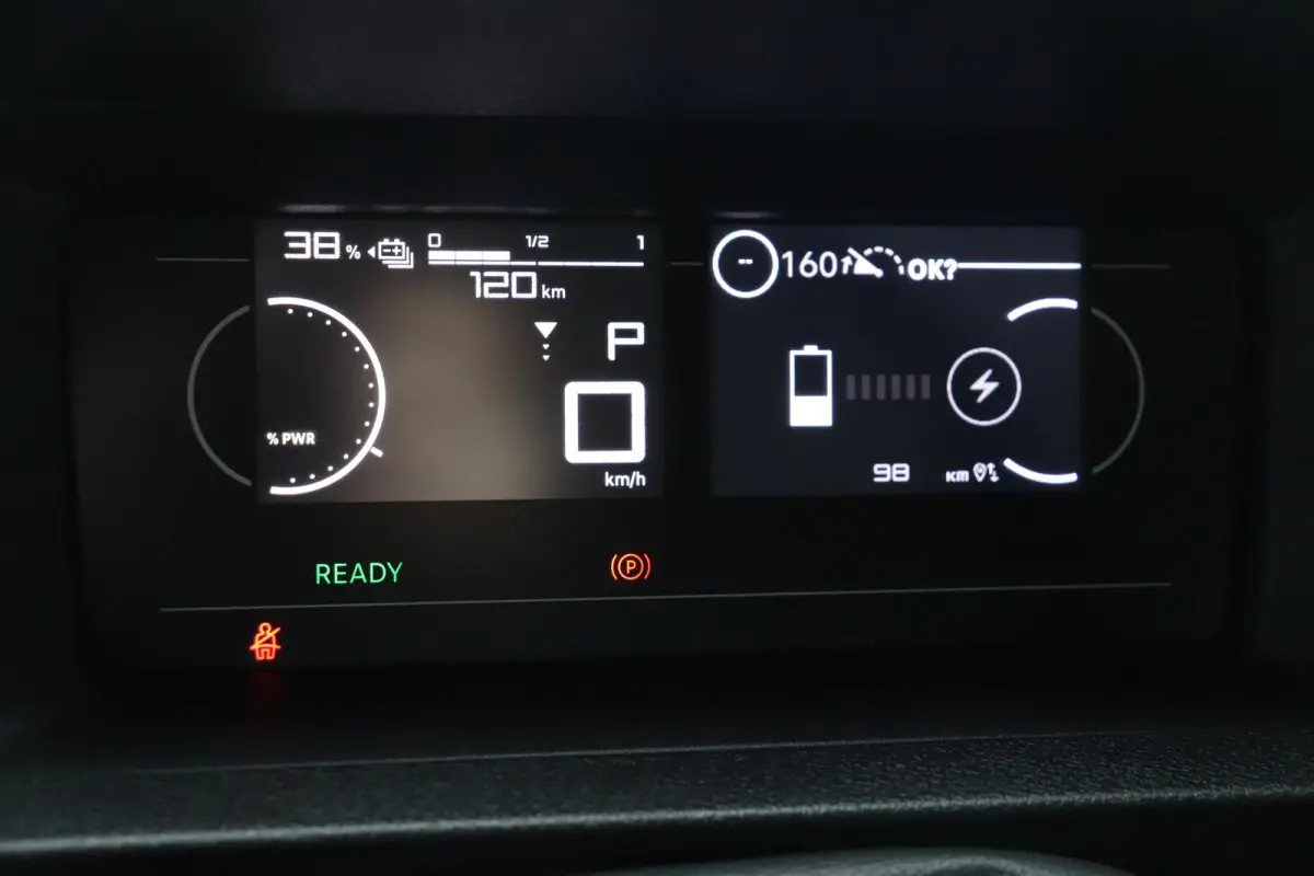 Electric L2 75 kWh / 9-persoons / Demo
