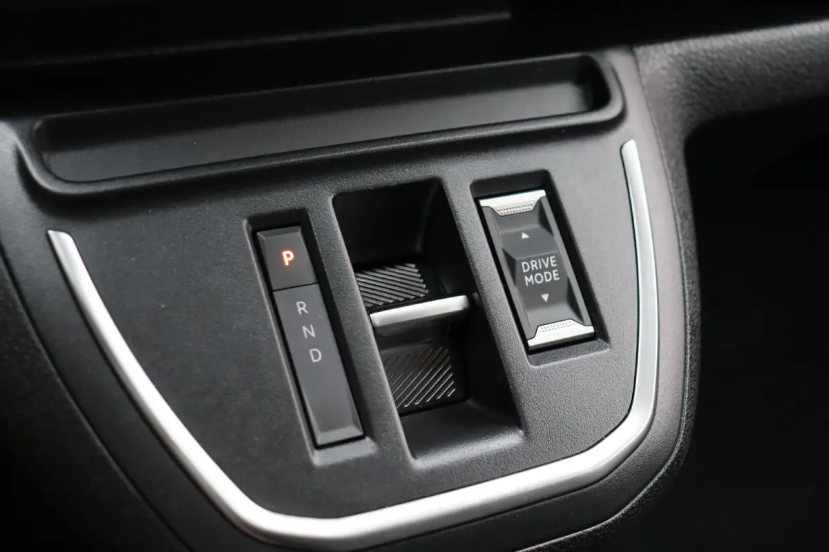 Electric L2 75 kWh / 9-persoons / Demo