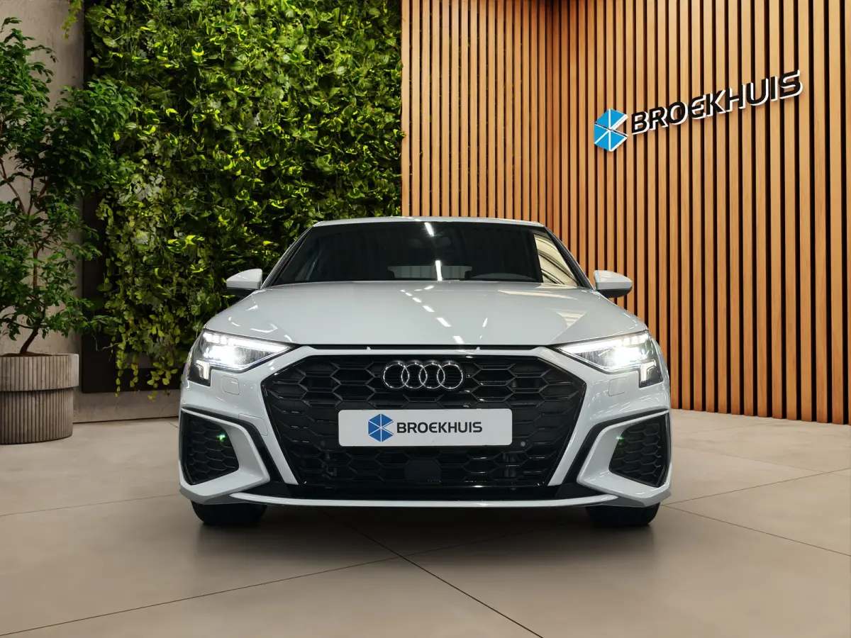 45 TFSI e S edition Competition | Adaptive Cruise | Sfeerverlichting | Stoelverwarming | Sportstoelen | CarPlay