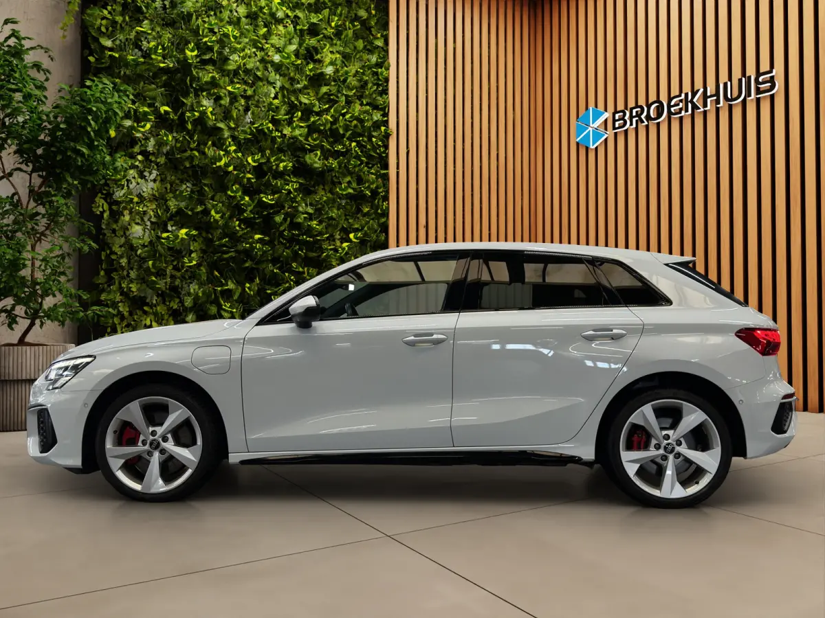 45 TFSI e S edition Competition | Adaptive Cruise | Sfeerverlichting | Stoelverwarming | Sportstoelen | CarPlay