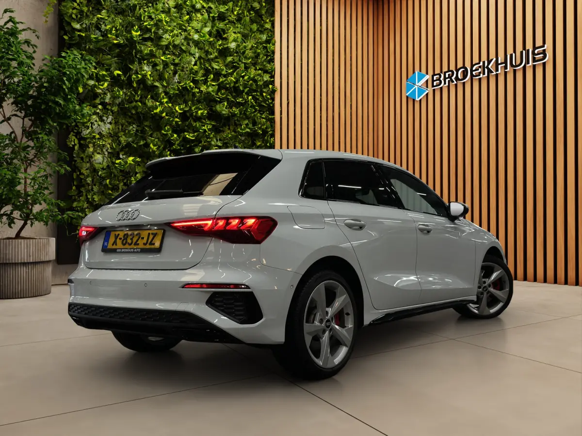 45 TFSI e S edition Competition | Adaptive Cruise | Sfeerverlichting | Stoelverwarming | Sportstoelen | CarPlay