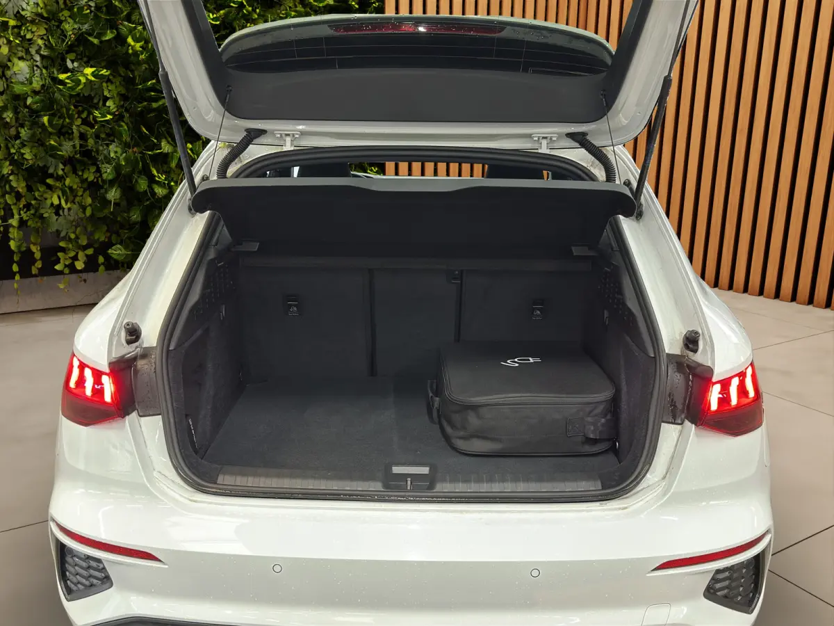 45 TFSI e S edition Competition | Adaptive Cruise | Sfeerverlichting | Stoelverwarming | Sportstoelen | CarPlay