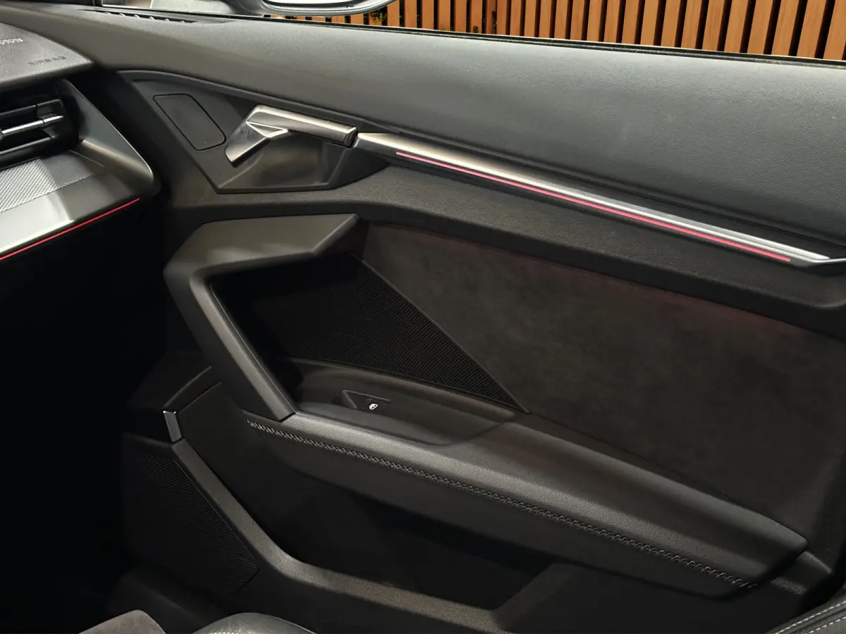 45 TFSI e S edition Competition | Adaptive Cruise | Sfeerverlichting | Stoelverwarming | Sportstoelen | CarPlay