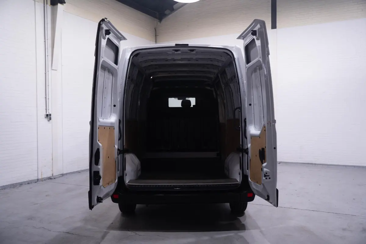 2.3 Turbo 180 pk Automaat L3H2 Navi, Camera PDC V+A, Apple Carplay, 3-Zits