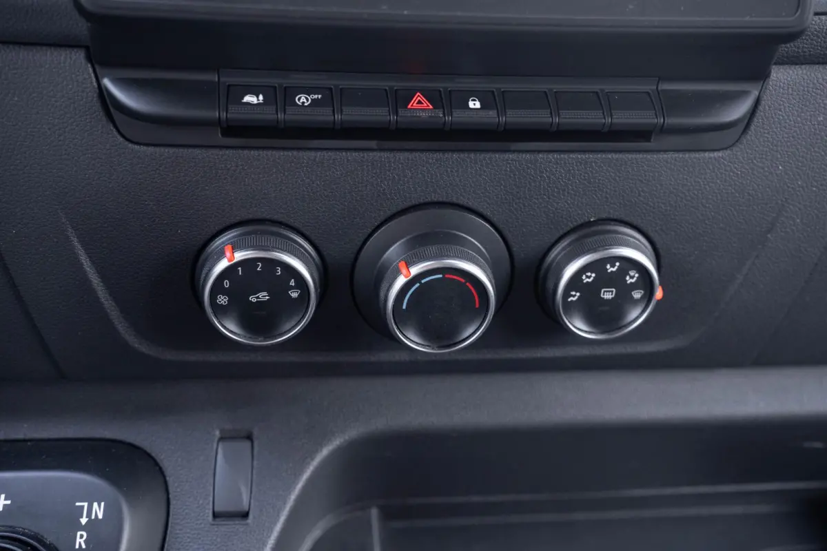 2.3 Turbo 180 pk Automaat L3H2 Navi, Camera PDC V+A, Apple Carplay, 3-Zits