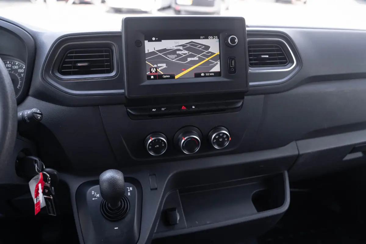 2.3 Turbo 180 pk Automaat L3H2 Navi, Camera PDC V+A, Apple Carplay, 3-Zits