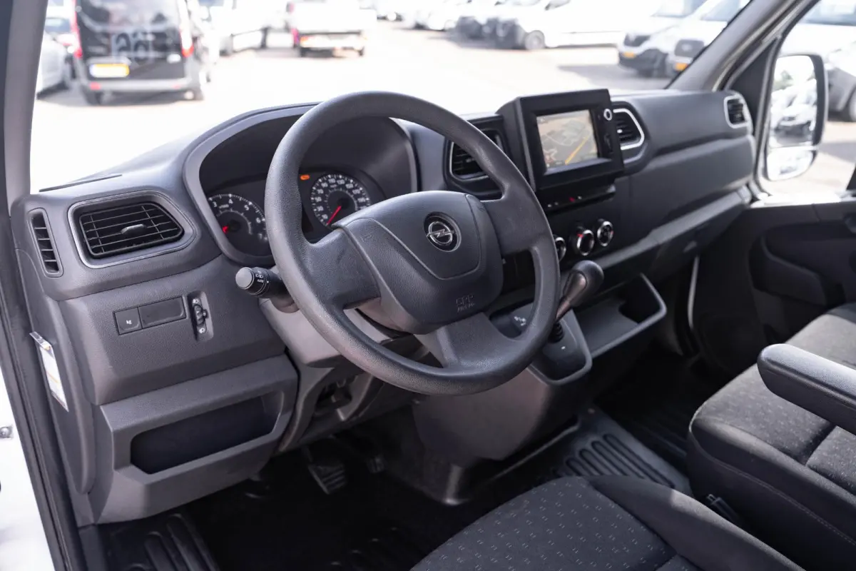 2.3 Turbo 180 pk Automaat L3H2 Navi, Camera PDC V+A, Apple Carplay, 3-Zits