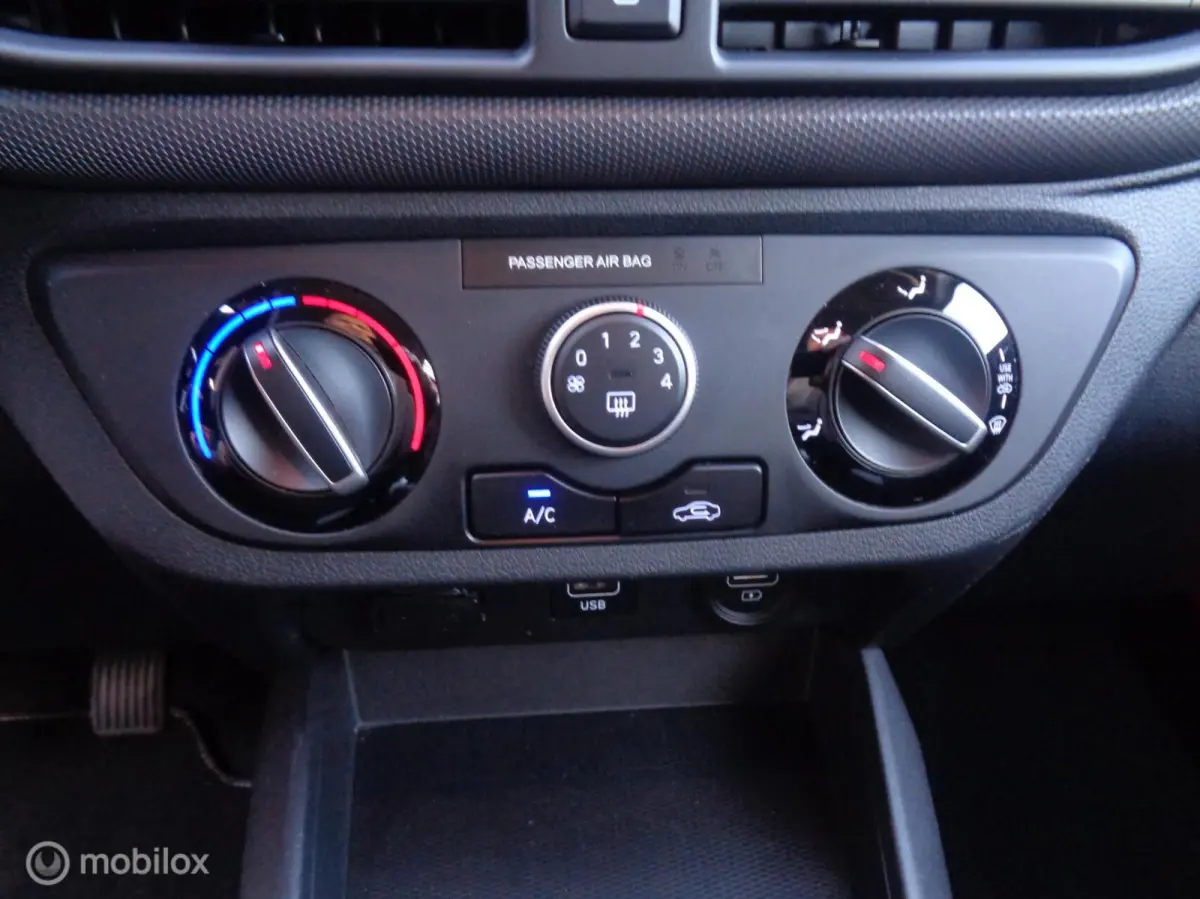 1.0 Comfort/Two-tone/Airco/Apple Carplay/Navigatie/Lm velgen/Camera/1 st eig/NIEUWSTAAT/21000km
