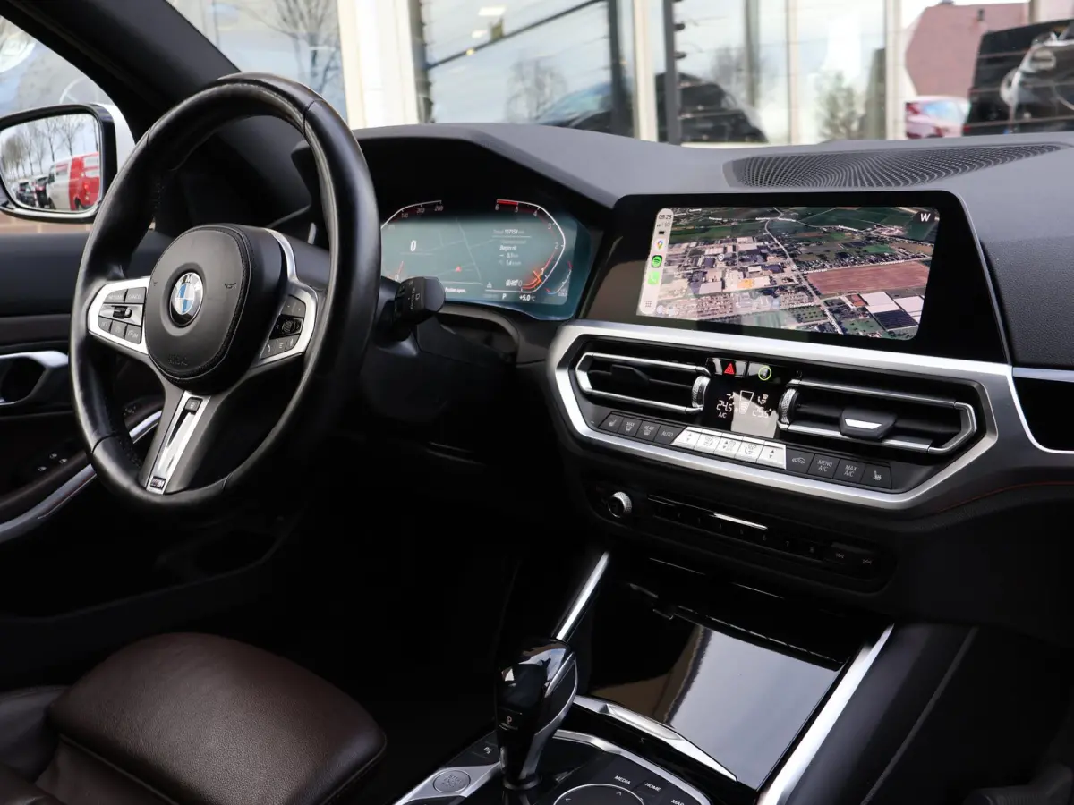 320d HIGH EXECUTIVE SPORTLINE 190 PK AUT. *ALPINWEISS* + ELEK. TREKHAAK | LASER LED | 18 INCH | STOEL/STUURWIELVERW.