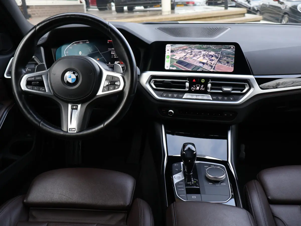 320d HIGH EXECUTIVE SPORTLINE 190 PK AUT. *ALPINWEISS* + ELEK. TREKHAAK | LASER LED | 18 INCH | STOEL/STUURWIELVERW.