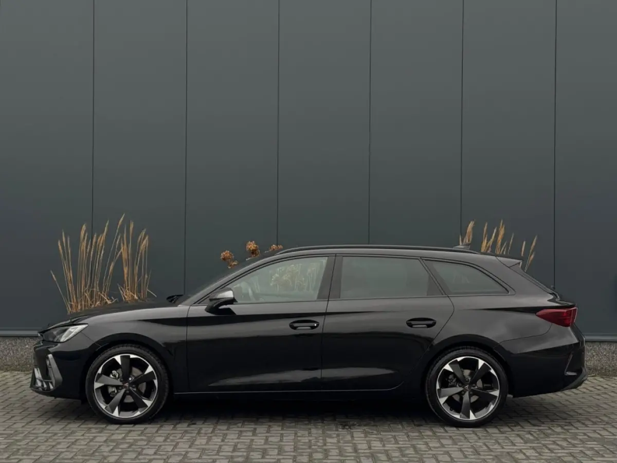 1.5 e-TSI 2025 GARANTIE NAVI CLIMATE APPLE CARPLAY LEDER