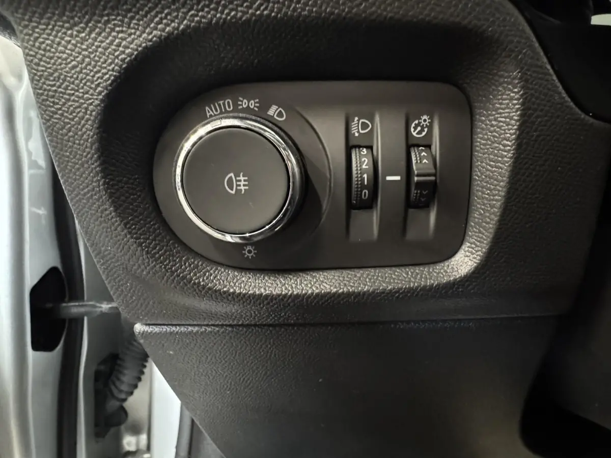 1.2 Turbo Hybrid 100pk GS Automaat Navigatie Apple Carplay/Android Auto Camera Parkeersensoren Cruise Control Dodehoek assistent Airco Lichtmetalen velgen Virtual Cockpit Getinte ramen