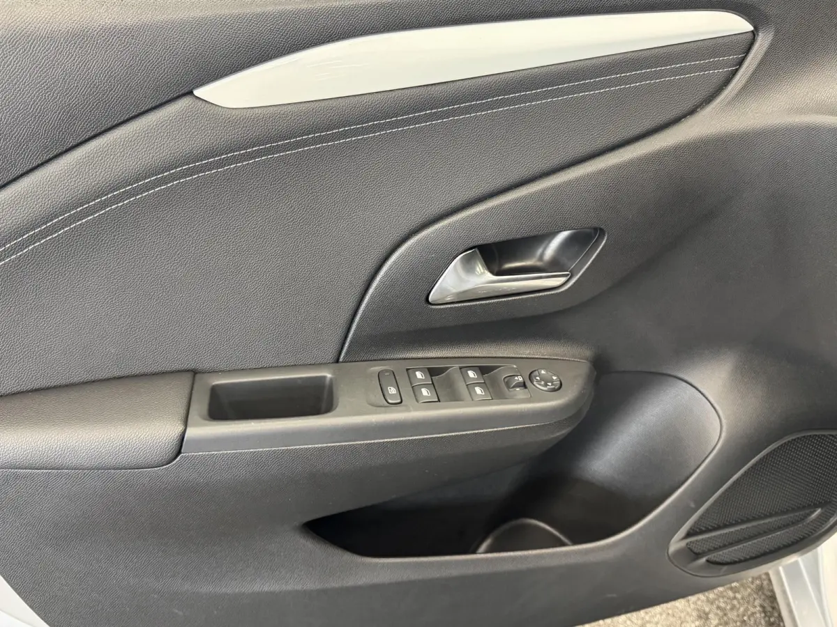 1.2 Turbo Hybrid 100pk GS Automaat Navigatie Apple Carplay/Android Auto Camera Parkeersensoren Cruise Control Dodehoek assistent Airco Lichtmetalen velgen Virtual Cockpit Getinte ramen
