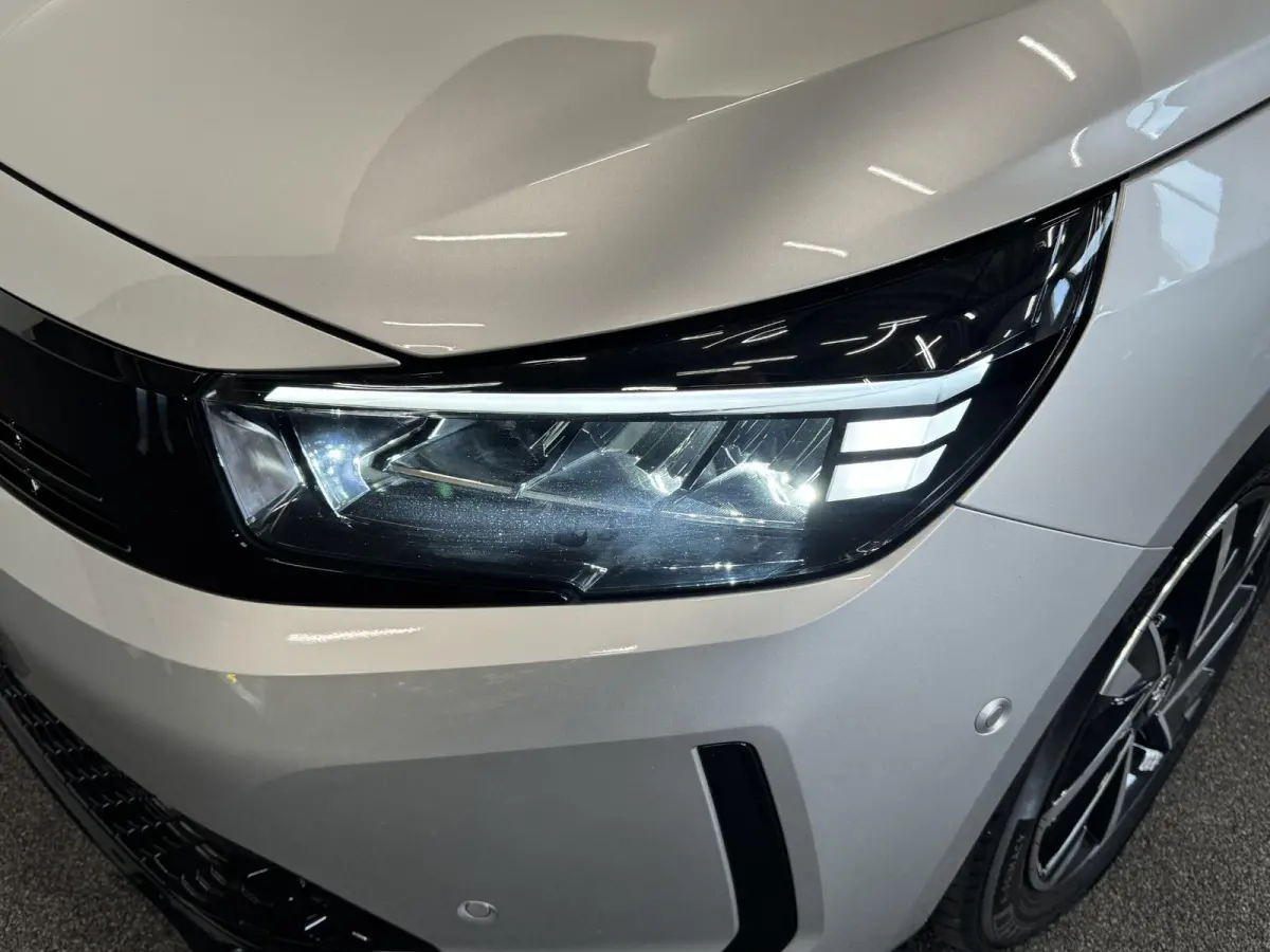 1.2 Turbo Hybrid 100pk GS Automaat Navigatie Apple Carplay/Android Auto Camera Parkeersensoren Cruise Control Dodehoek assistent Airco Lichtmetalen velgen Virtual Cockpit Getinte ramen
