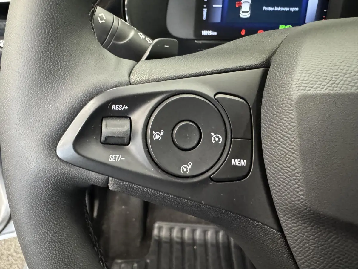 1.2 Turbo Hybrid 100pk GS Automaat Navigatie Apple Carplay/Android Auto Camera Parkeersensoren Cruise Control Dodehoek assistent Airco Lichtmetalen velgen Virtual Cockpit Getinte ramen