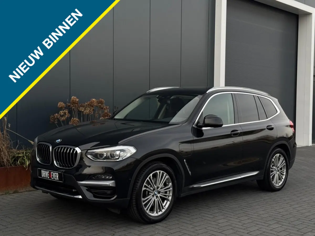 xDrive30e Exec. m22 NAVI PDC LEDER LED SPORTVELGEN PDC