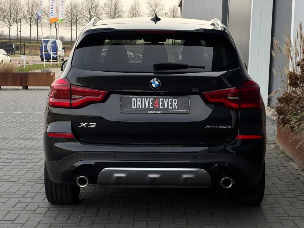 xDrive30e Exec. m22 NAVI PDC LEDER LED SPORTVELGEN PDC