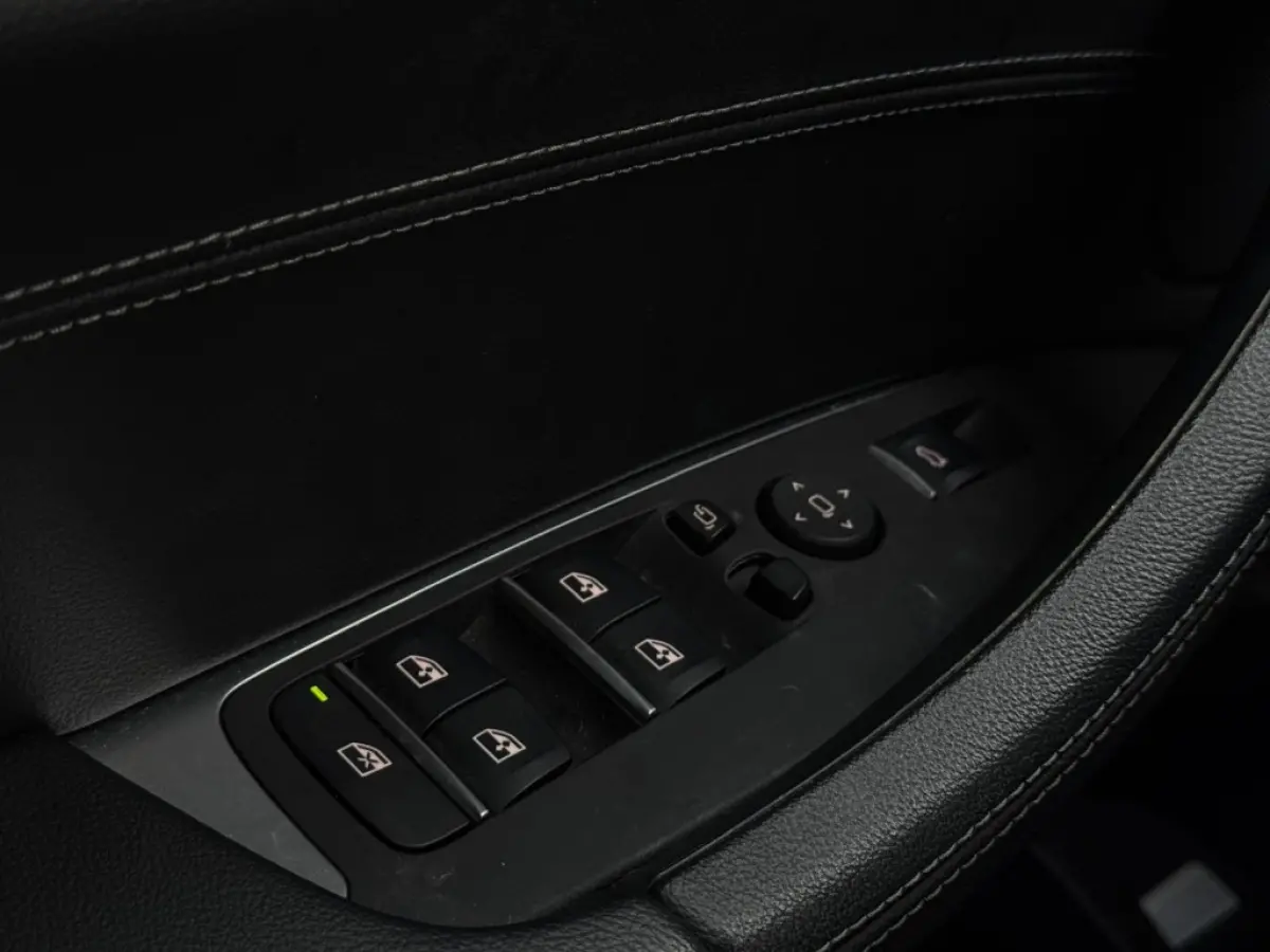 xDrive30e Exec. m22 NAVI PDC LEDER LED SPORTVELGEN PDC