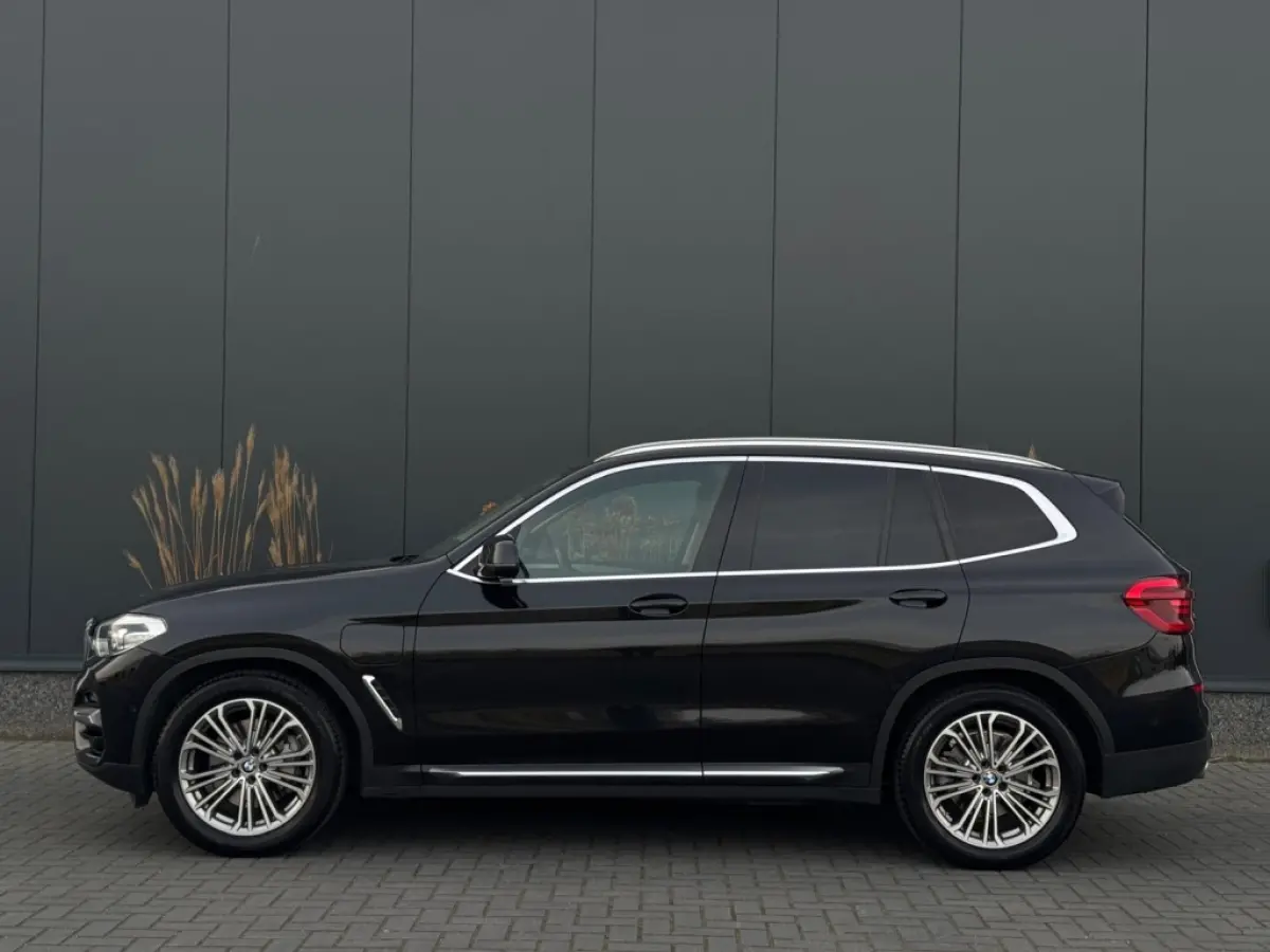 xDrive30e Exec. m22 NAVI PDC LEDER LED SPORTVELGEN PDC