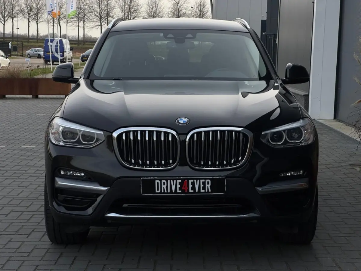 xDrive30e Exec. m22 NAVI PDC LEDER LED SPORTVELGEN PDC