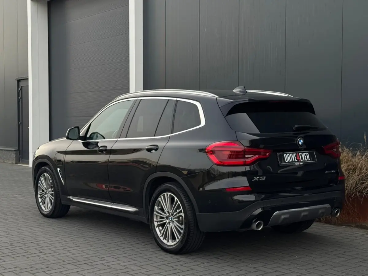 xDrive30e Exec. m22 NAVI PDC LEDER LED SPORTVELGEN PDC