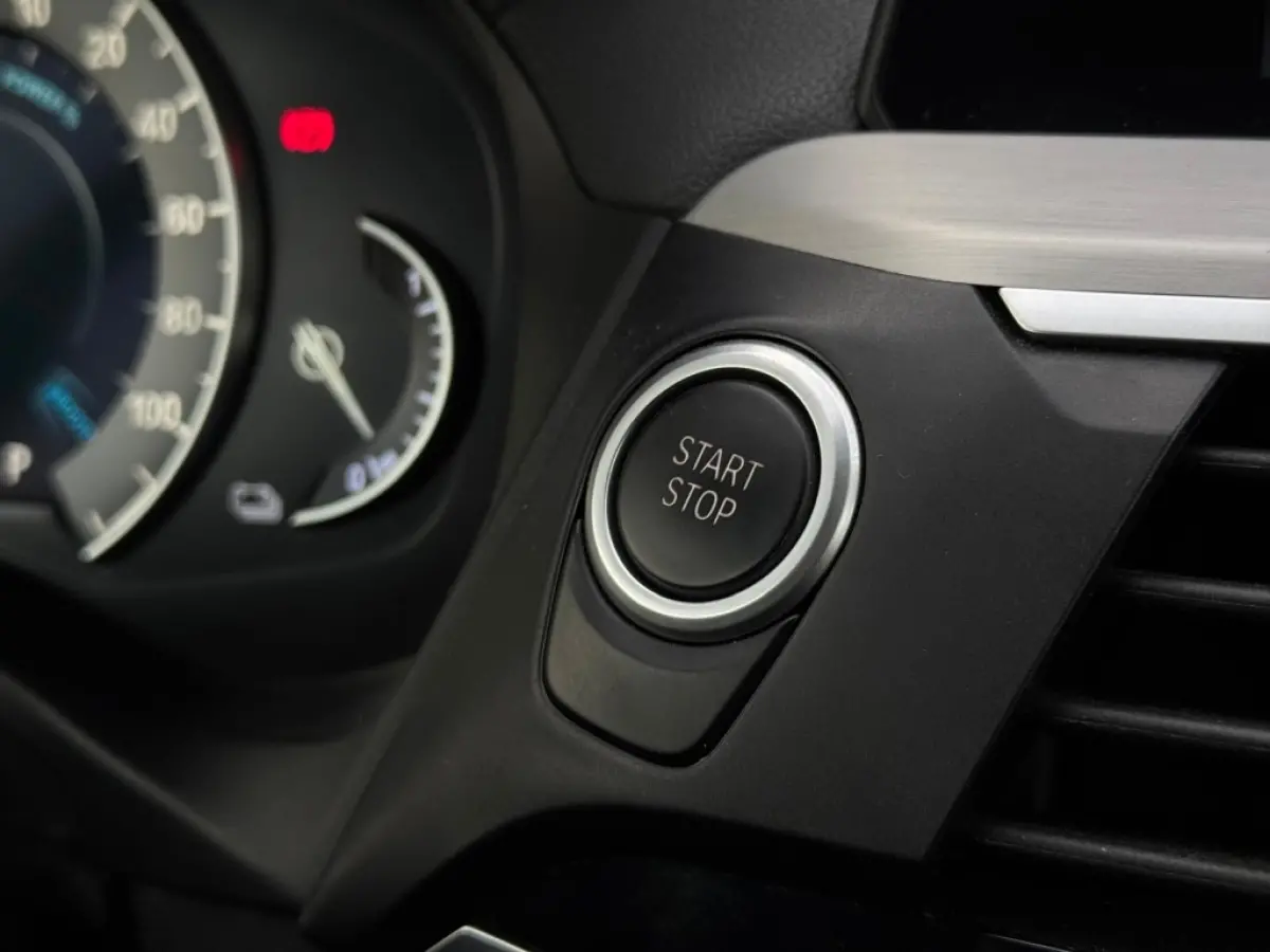 xDrive30e Exec. m22 NAVI PDC LEDER LED SPORTVELGEN PDC