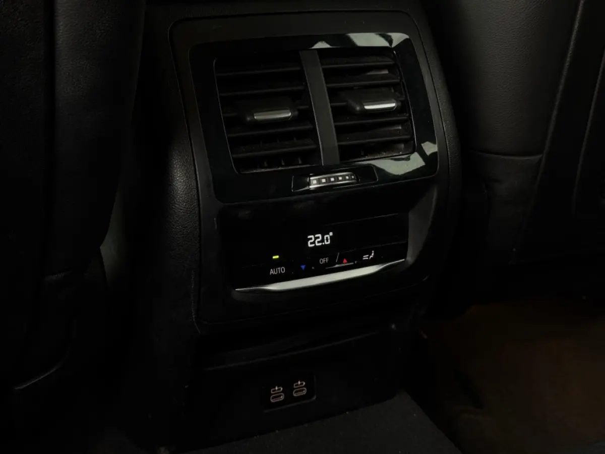 xDrive30e Exec. m22 NAVI PDC LEDER LED SPORTVELGEN PDC