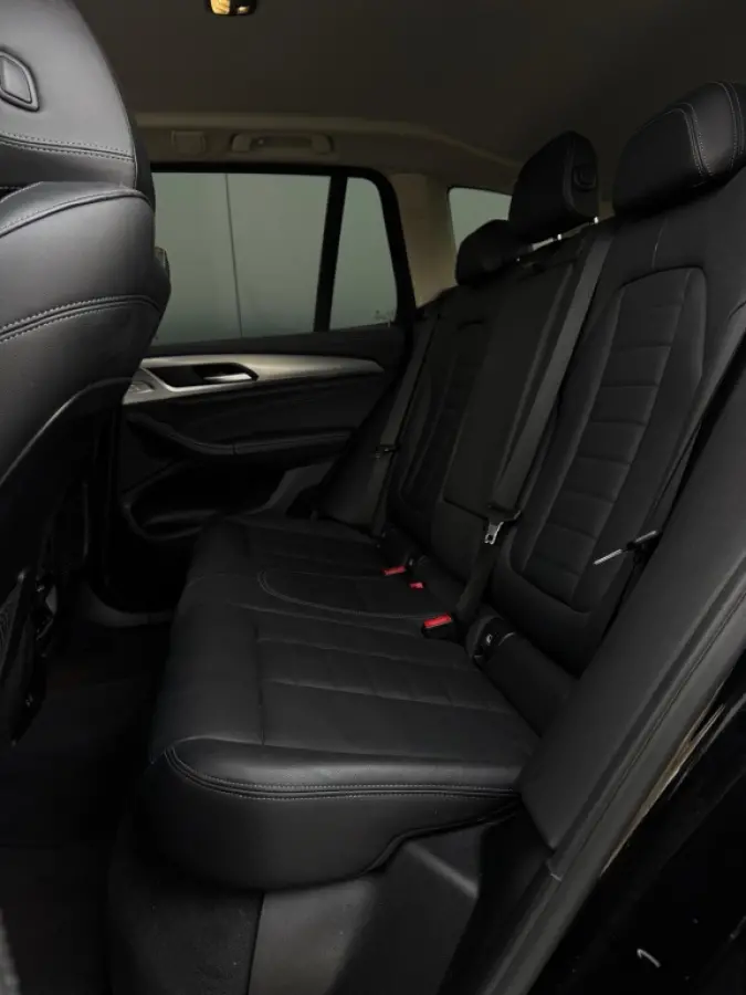 xDrive30e Exec. m22 NAVI PDC LEDER LED SPORTVELGEN PDC