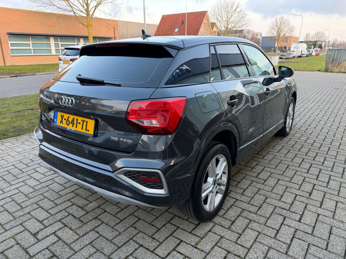 35 TFSI S Edition Camera | App connect