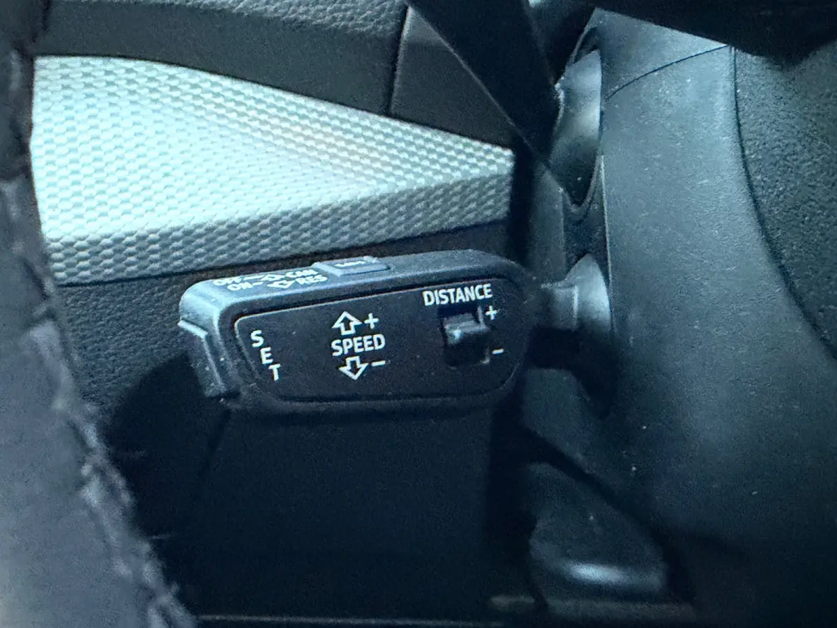 35 TFSI S Edition Camera | App connect
