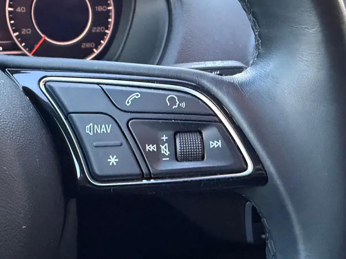 35 TFSI S Edition Camera | App connect