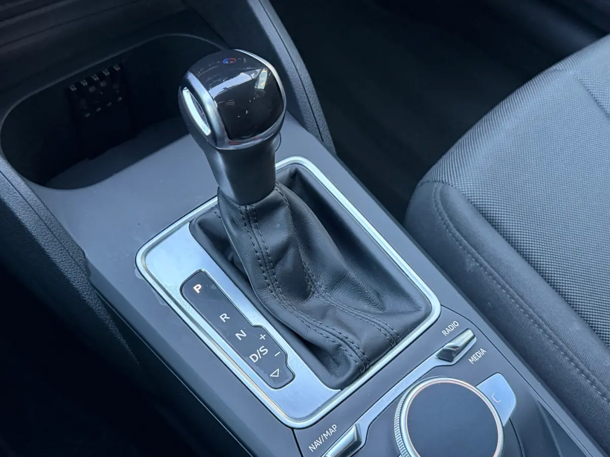 35 TFSI S Edition Camera | App connect