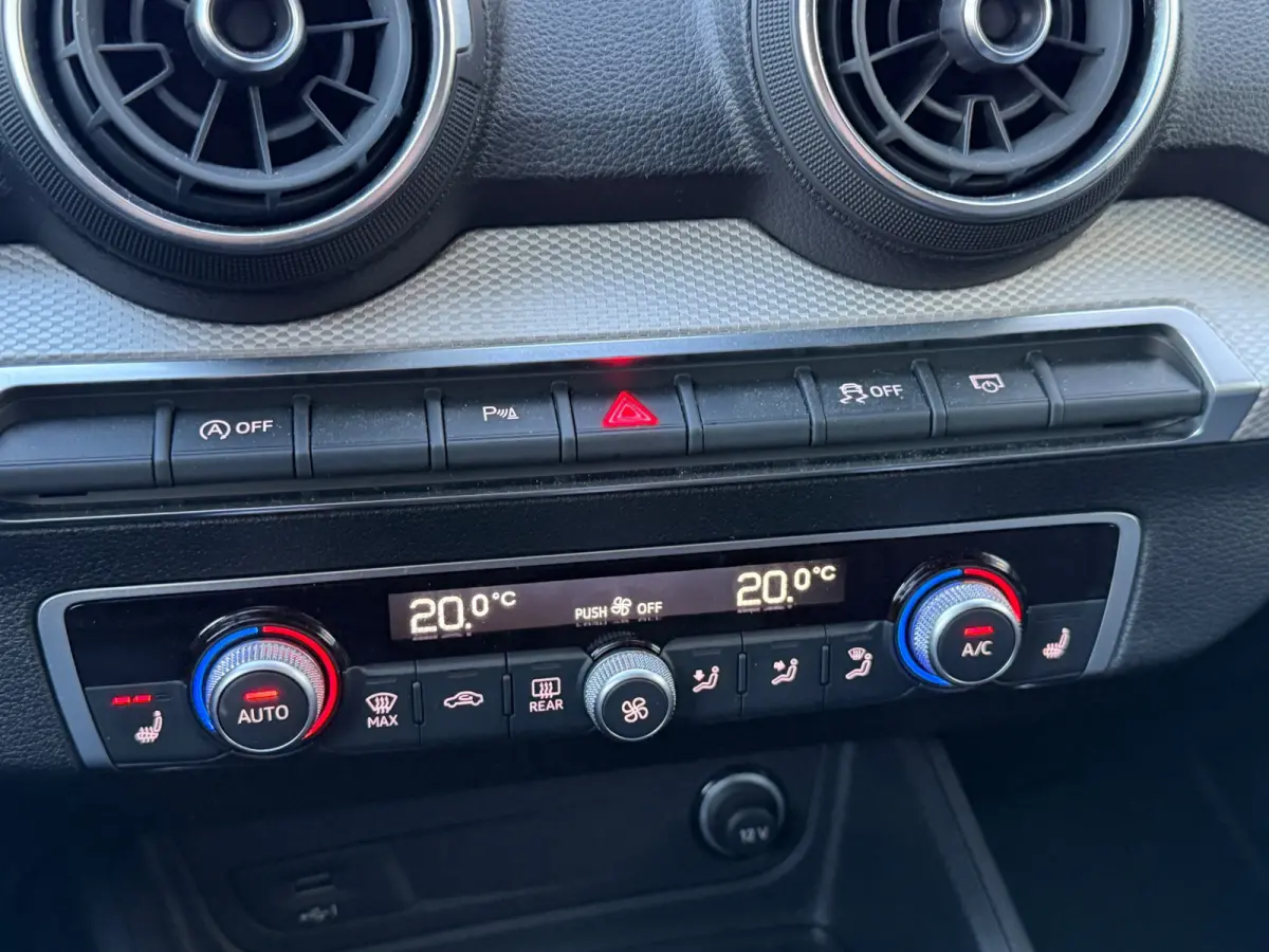 35 TFSI S Edition Camera | App connect