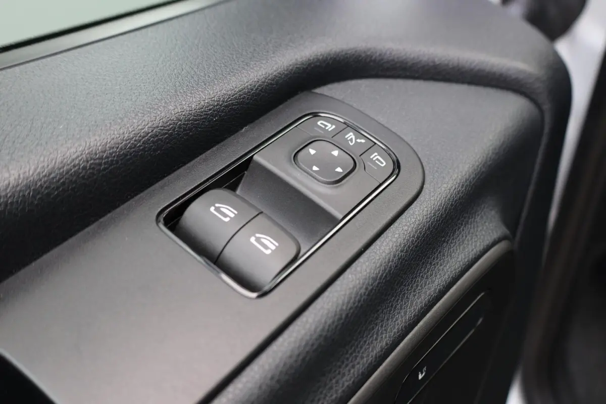 bestel 317 1.9 CDI L2H2 RWD