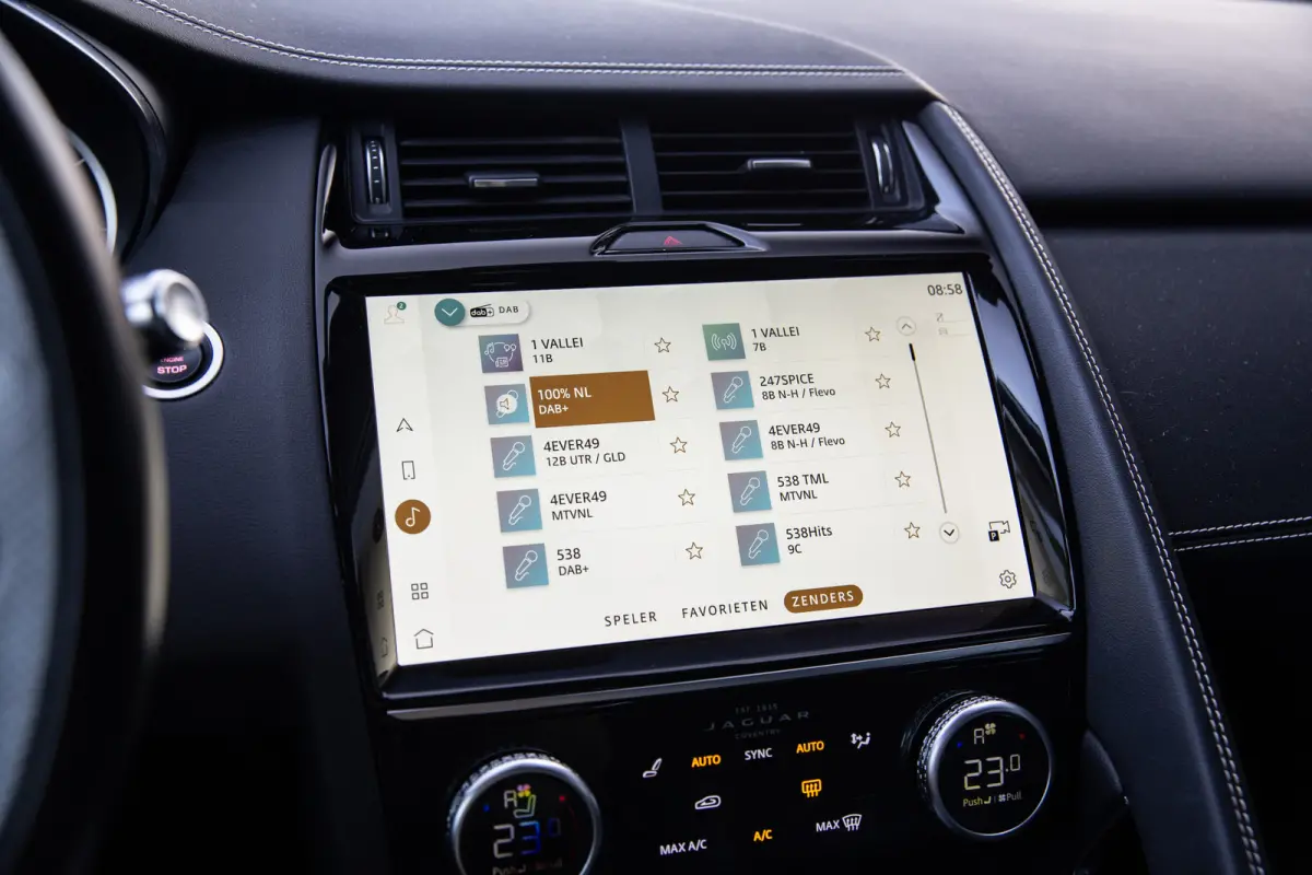 1.5 P300e AWD R-Dynamic SE , Panoramadak, Leer, Carplay, Dealer Onderhouden