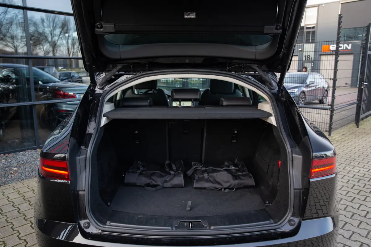 1.5 P300e AWD R-Dynamic SE , Panoramadak, Leer, Carplay, Dealer Onderhouden