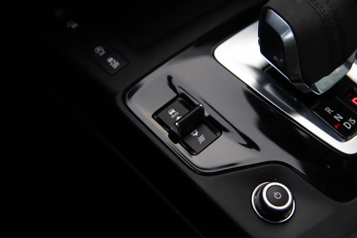 1.5 P300e AWD R-Dynamic SE , Panoramadak, Leer, Carplay, Dealer Onderhouden