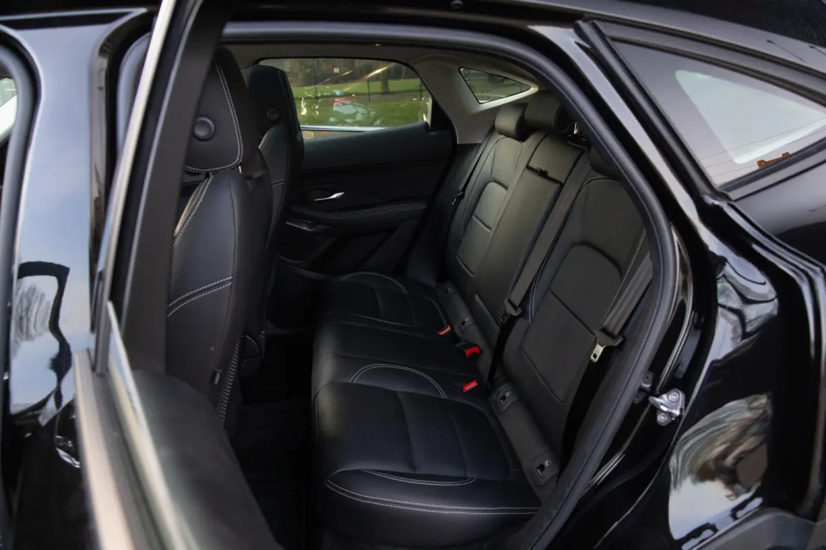 1.5 P300e AWD R-Dynamic SE , Panoramadak, Leer, Carplay, Dealer Onderhouden