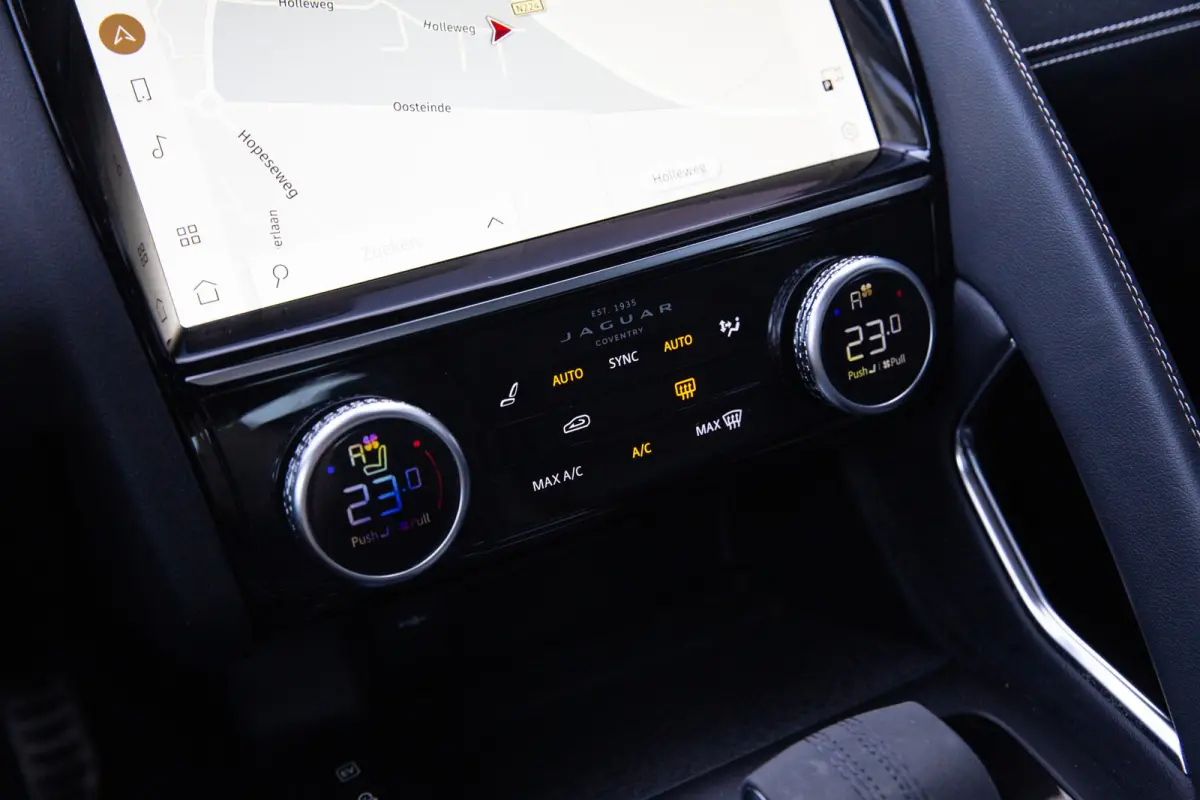 1.5 P300e AWD R-Dynamic SE , Panoramadak, Leer, Carplay, Dealer Onderhouden